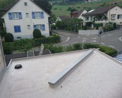 Flachdachsanierung mit Sarnafil (2).JPG